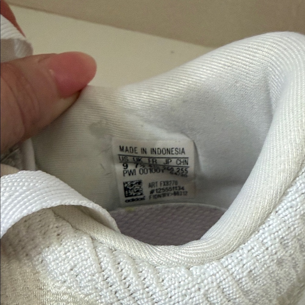 Adidas White and Purple Running Shoes - Picture 12 of 13